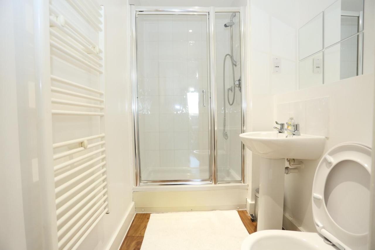 Lovely View 2 Beds 2 Bath Apartment, London Exterior photo
